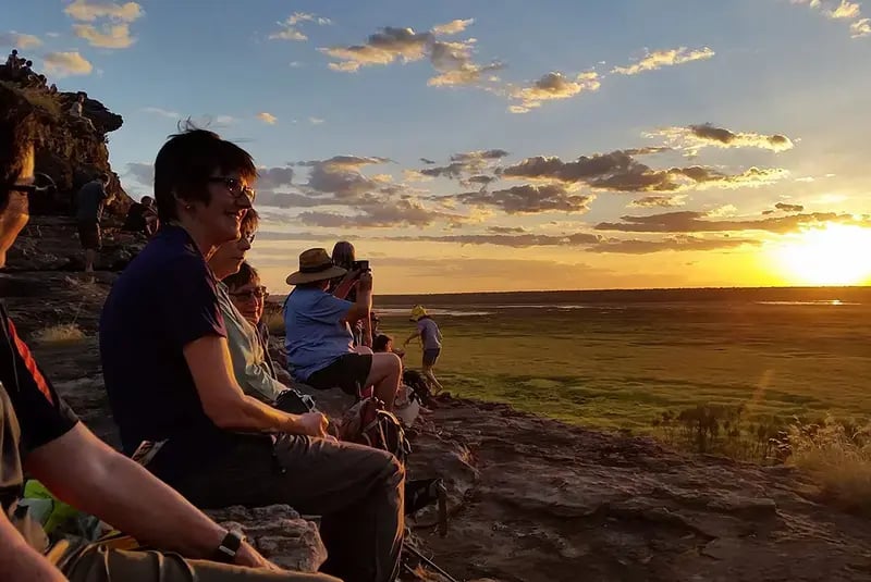 AU-NT-Ubirr-Lookout-Group-Sunset-1100x735